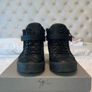 Giuseppe zanotti mens high top sneaker size  43. And half black leather